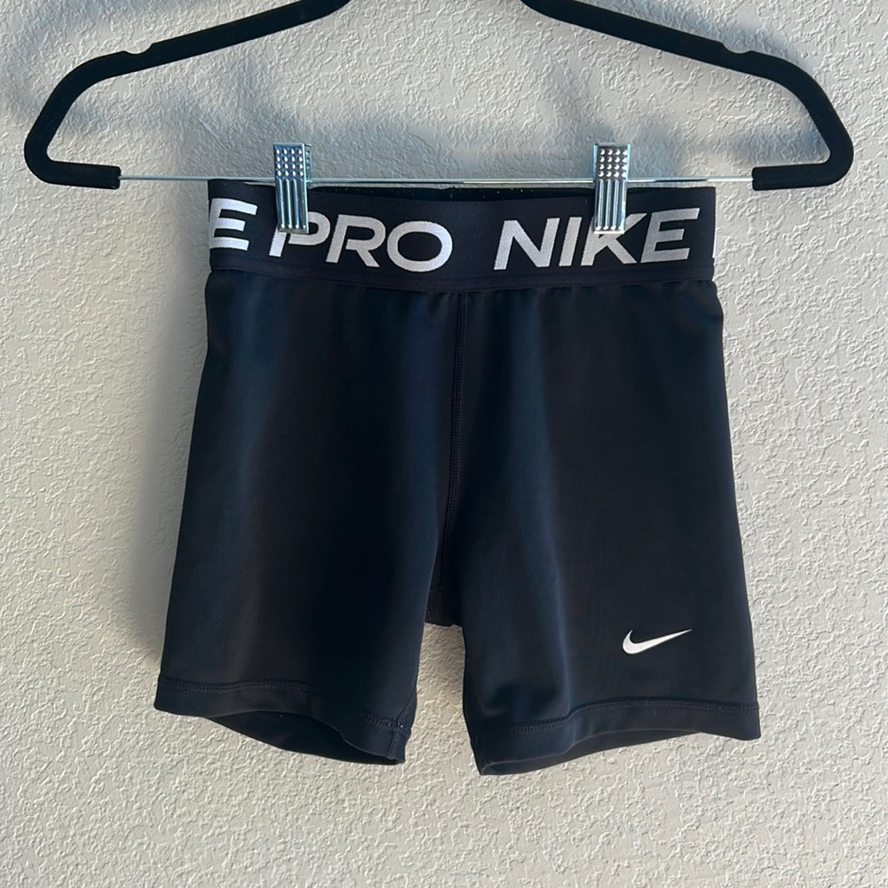 Nike pros black girls size 12